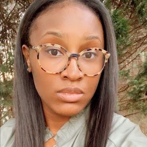 Meet your Posher, Sarrah